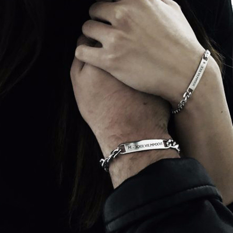Interior Design Names - Bracelet en acier inoxydable avec plaque