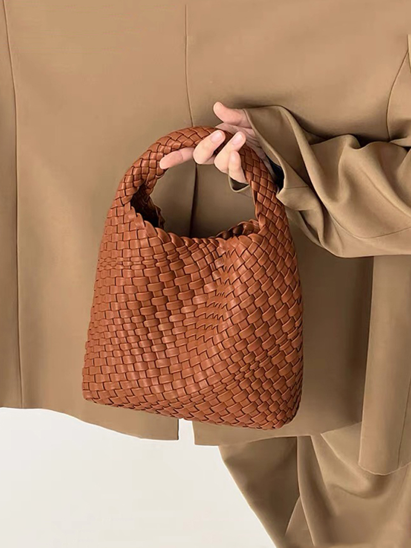 Interior Design Product - Sac seau tissé à la main